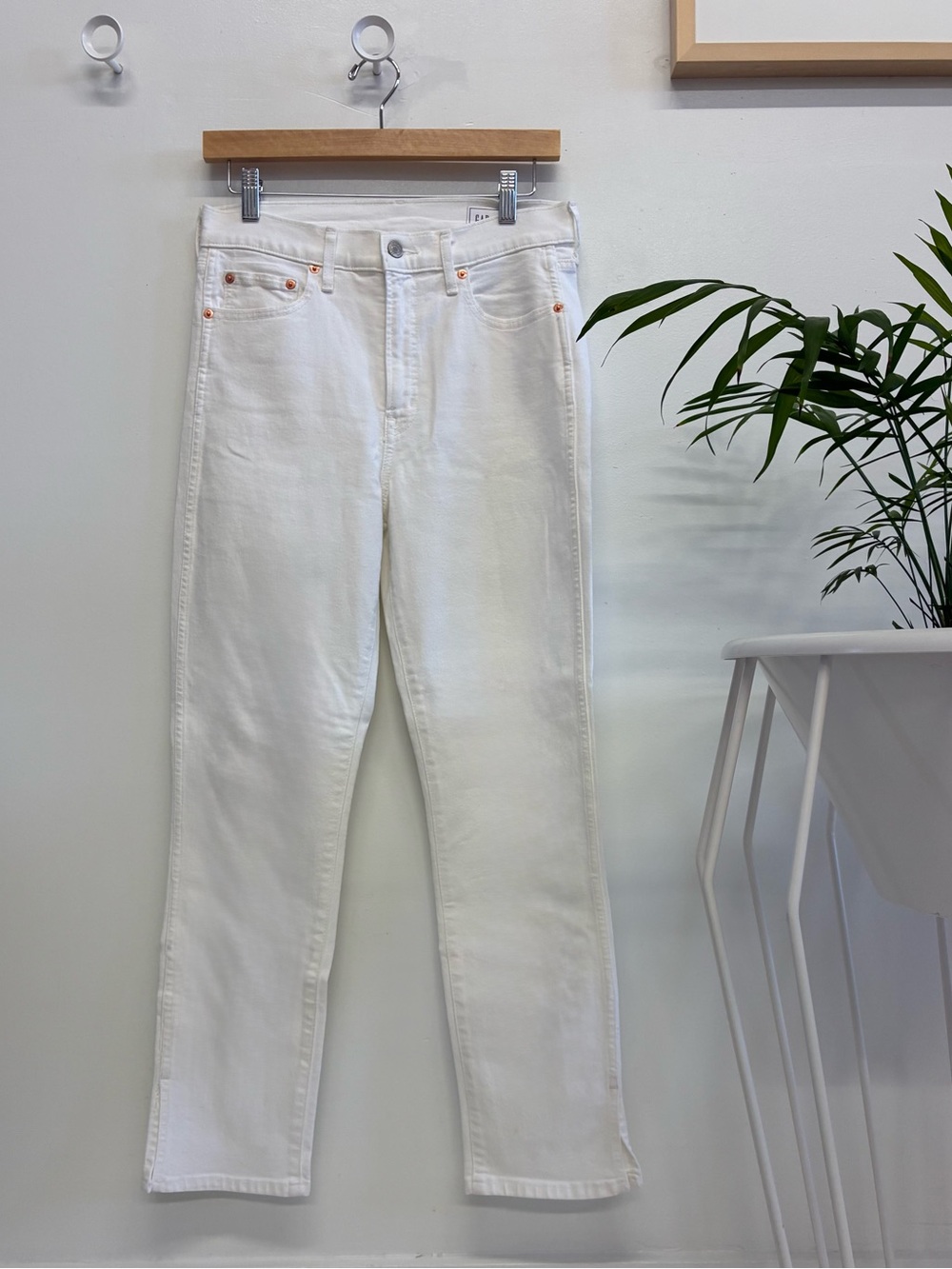 NWOT GAP High Rise Vintage Slim Jeans Optic White 28R Split Hem